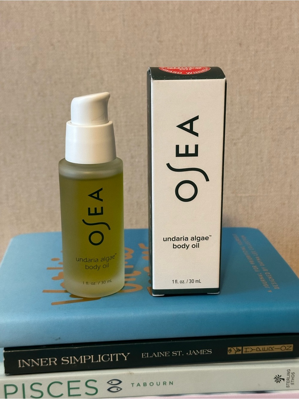 OSea Undaria Algae Body Oil - Green and White